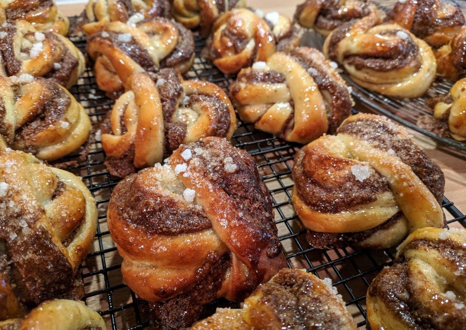 Kanelbullar — Swedish cinnamon buns Recipe by Hal Cookpad