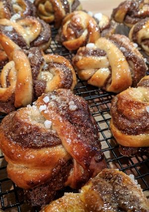 A picture of Kanelbullar — Swedish cinnamon buns.