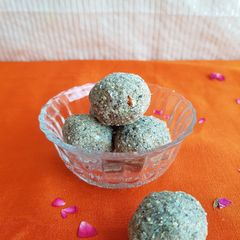 A picture of Oats Laddoo.