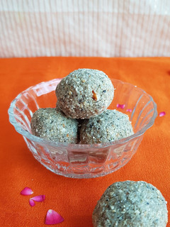 A picture of Oats Laddoo.