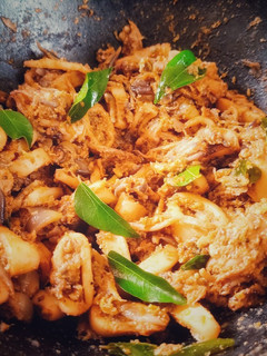 கனவா /கூந்தல் தொவரன் kerala style squid thoran (Kanava thoran recipe in tamil) செய்முறை முக்கிய புகைப்படம்