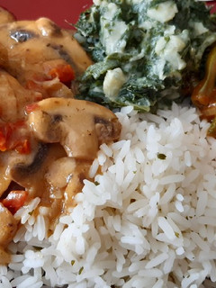 A picture of Creamy mushroom and sun-dried tomato chicken.
