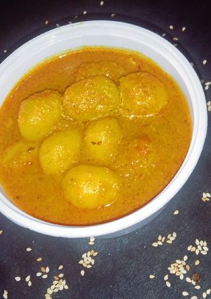 दम आलू (dum aloo recipe in HIndi) रेसिपी मुख्य फोटो