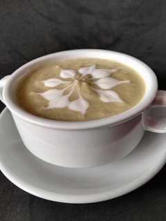Una foto de Crema de puerro y champiñones con Gorgonzola