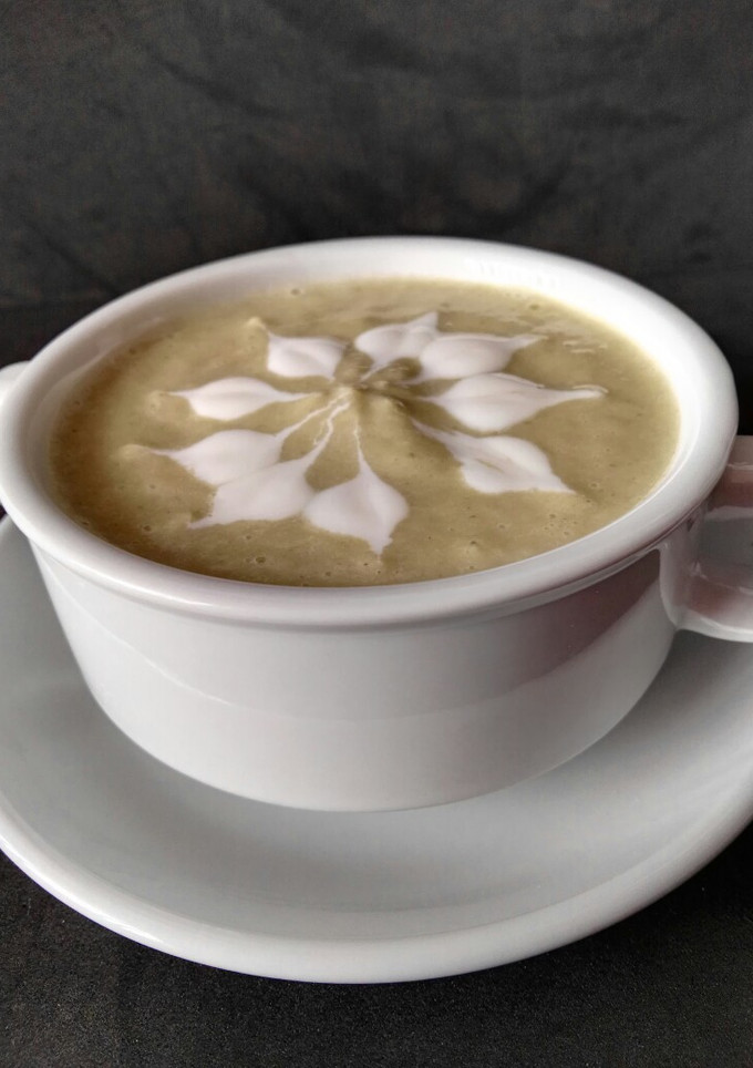 Una foto de Crema de puerro y champiñones con Gorgonzola