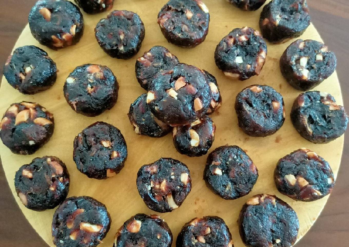 Dates-Walnut Rolls