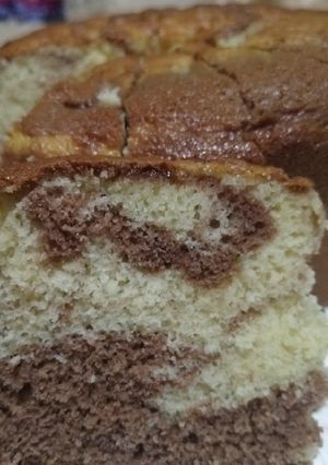 Una foto de Torta marmolada esponjosa