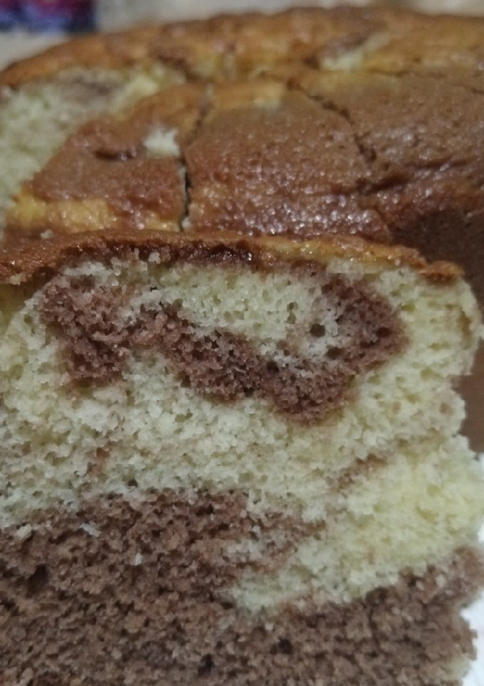 Una foto de Torta marmolada esponjosa
