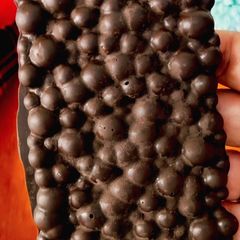 A picture of Homemade Crackle Bubble Chocolate.