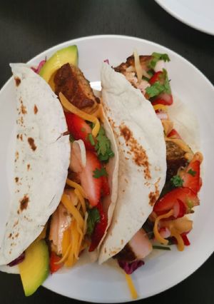 A picture of Strawberry salmon taco.
