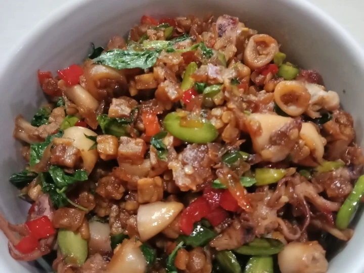 Cara Mudah Menyiapkan Resep  Oseng tempe cumi asin yang Bikin Ngiler, Enak