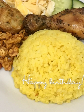 Cara Mudah Membikin Resep  Nasi kuning praktis yang Menggugah Selera, Lezat Sekali