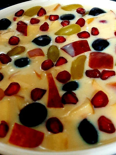 फ्रूट्स कस्टर्ड (Fruits Custard recipe in hindi) रेसिपी मुख्य फोटो