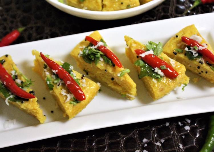 Steps to Make Perfect Achari Khaman Dhokla