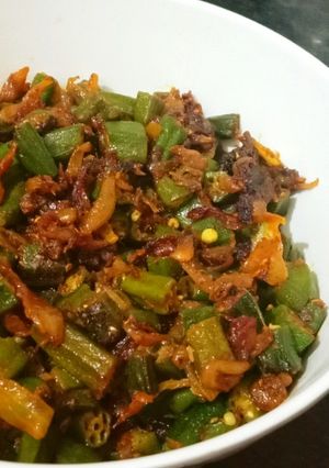 भिंडी दो प्याजा (Bhindi do pyaza recipe in Hindi) रेसिपी मुख्य फोटो