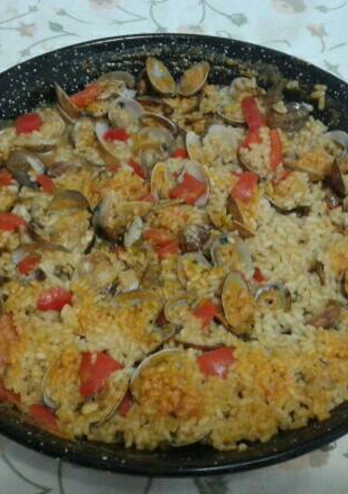 Una foto de Arroz con almejas