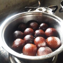 A picture of Milk powder gulabjamun.