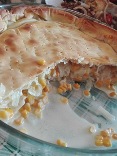 Una foto de Tarta cremosa de choclo y cebolla