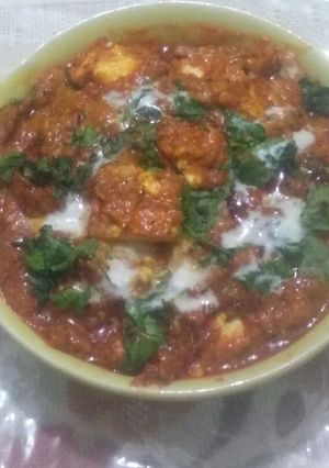 A picture of Paneer butter masala.