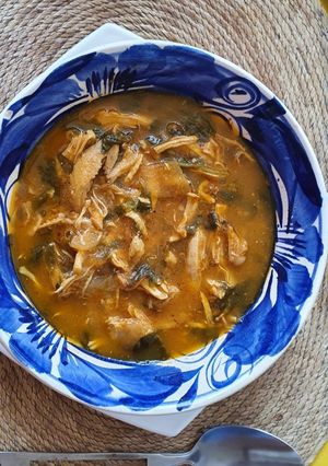 Una foto de Tinga de pollo con verdolagas