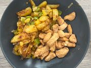 Une photo de sauce soja