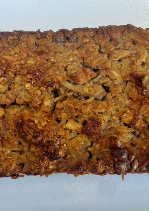 Una foto de Budín de manzanas, avena y nueces