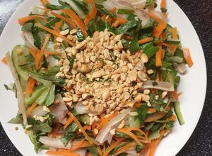 Hình của món Gỏi tai heo dưa leo cà rốt.