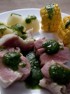 Una foto de Costilla papas y piña canaria