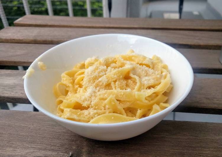 How to Make Quick Italian Fettuccine Alfredo