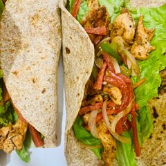 A picture of Chicken Fajita wrap.