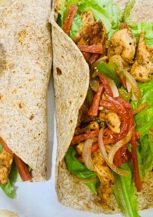 A picture of Chicken Fajita wrap.