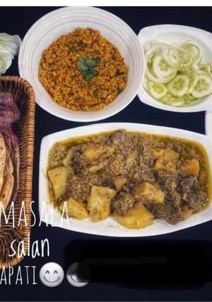 A picture of Green mutton Salan.