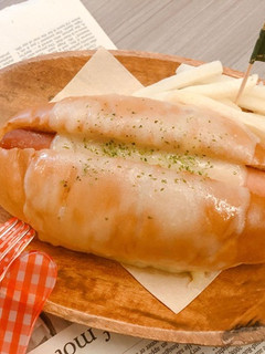好簡單「起士熱狗堡」小孩吃飽飽~ 的食譜成品照片