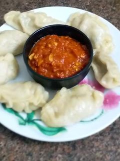 વેજ સ્ટીમ મોમોઝ (veg steam momos recipe in Gujurati) રેસીપી મુખ્ય ફોટો
