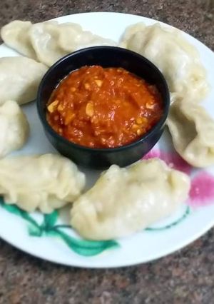 વેજ સ્ટીમ મોમોઝ (veg steam momos recipe in Gujurati) રેસીપી મુખ્ય ફોટો