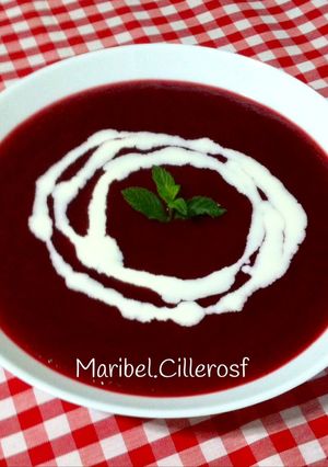 Una foto de Crema de remolacha
