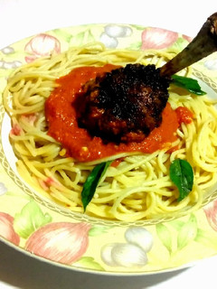 A picture of Frenched Drumstick with Spaghetti Hot sauce.
