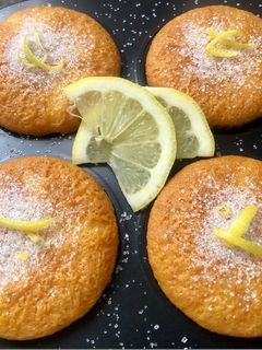 Una foto de Magdalenas de naranja y aceite de oliva sin gluten y sin lactosa