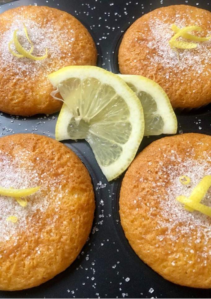 Una foto de Magdalenas de naranja y aceite de oliva sin gluten y sin lactosa