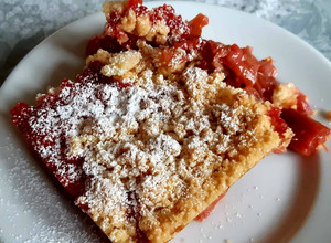 Szamócás-rebarbarás crumble recept fotója