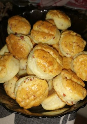 Baconos túrós pogácsa recept fotója