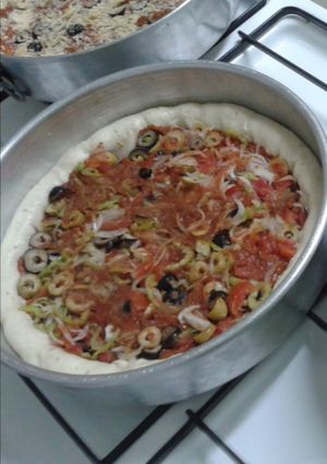 صورة لوصفة بيتزا خضار وجبنة 🍕🧀