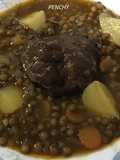 Lentejas pardinas con verduras y carrilladas de cerdo