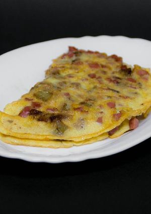 Foto principal de Tortilla de berenjenas y salchichas