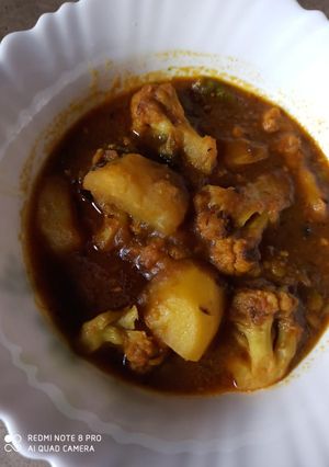 আলু কপির ডালনা (aloo kopir dalna recipe in Bengali) রেসিপির প্রধান ছবি
