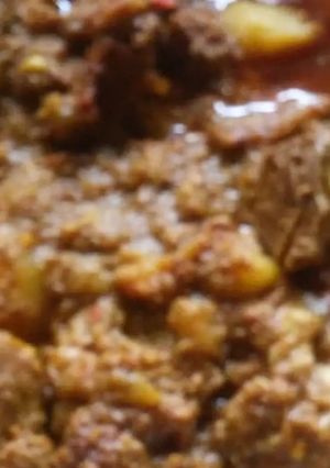 চিকেন আলু (chicken aloo recipe in Bengali) রেসিপির প্রধান ছবি