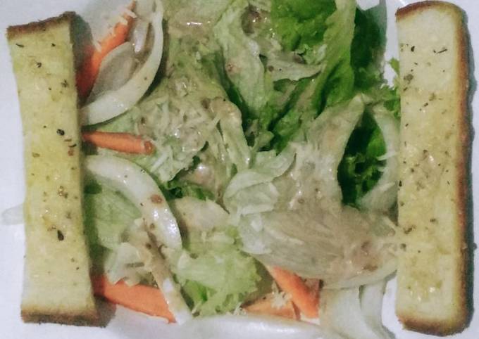 Resep Vegetable salad with garlic bread