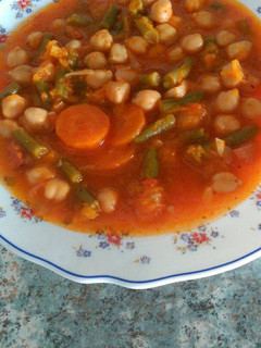 Una foto de Garbanzos con verduras