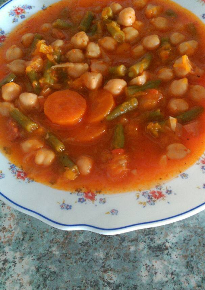 Una foto de Garbanzos con verduras