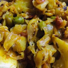 A picture of Aloo gobhi.
